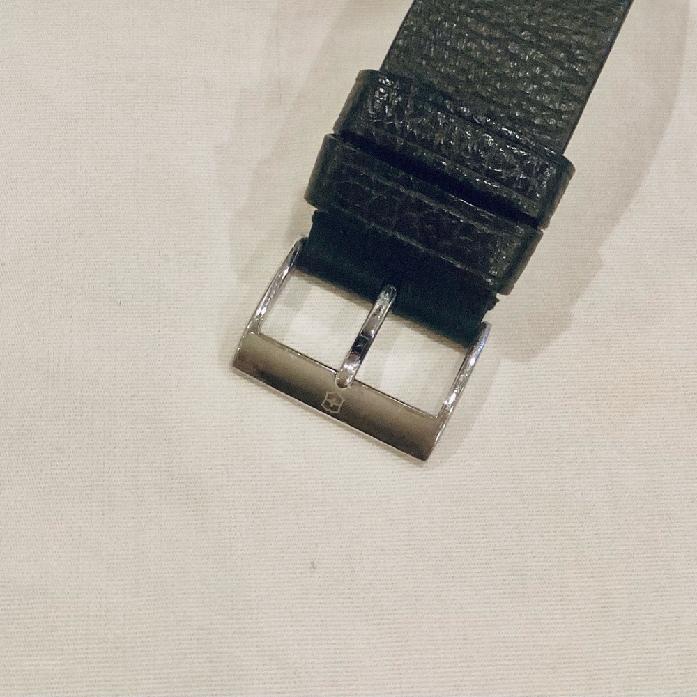 VICTORINOX Alliance 241765 Silver Quartz Stainless New Battery 44mm Men's Watch - Picture 7 of 16